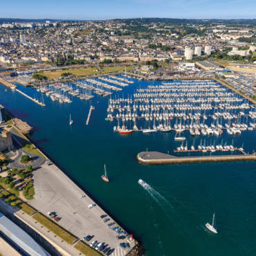 Explorez les trésors culturels de Cherbourg pendant le Tour des Ports